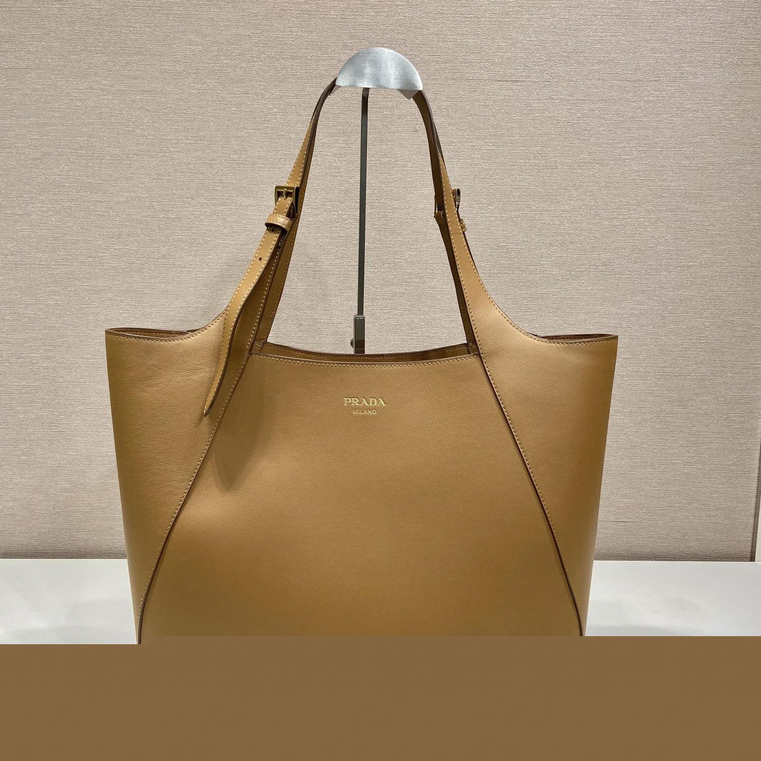 Pra*a shopping bags